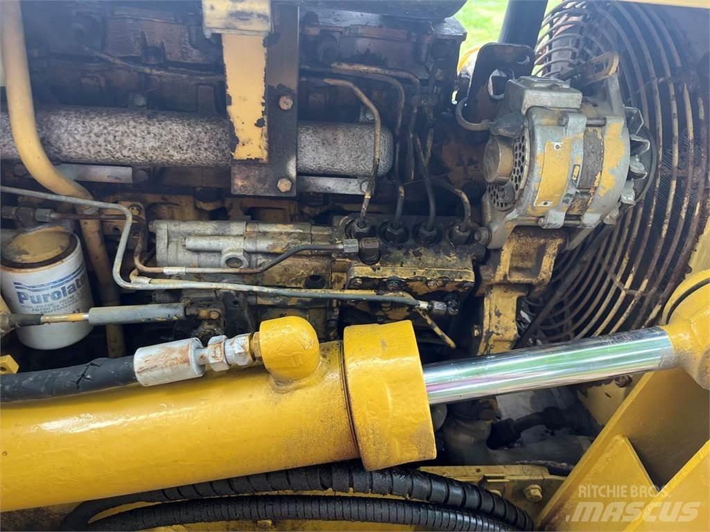 CAT D3B Верижни булдозери

