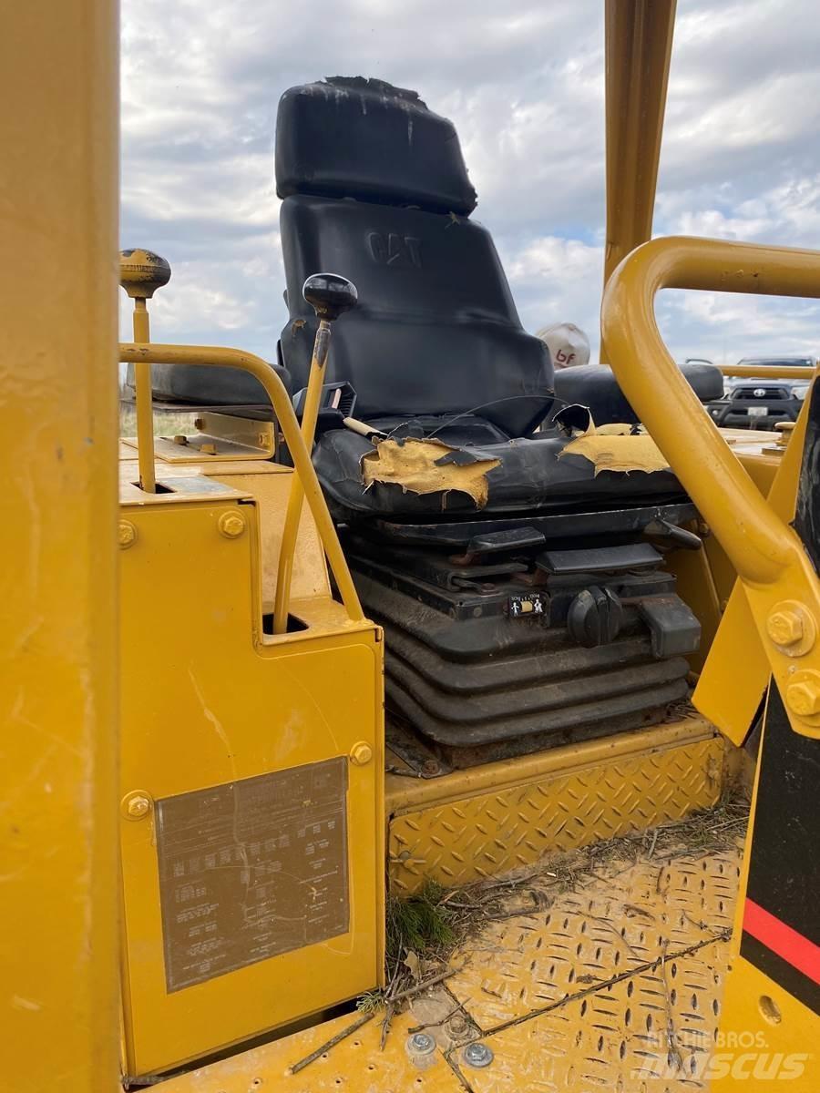 CAT D3C Верижни булдозери
