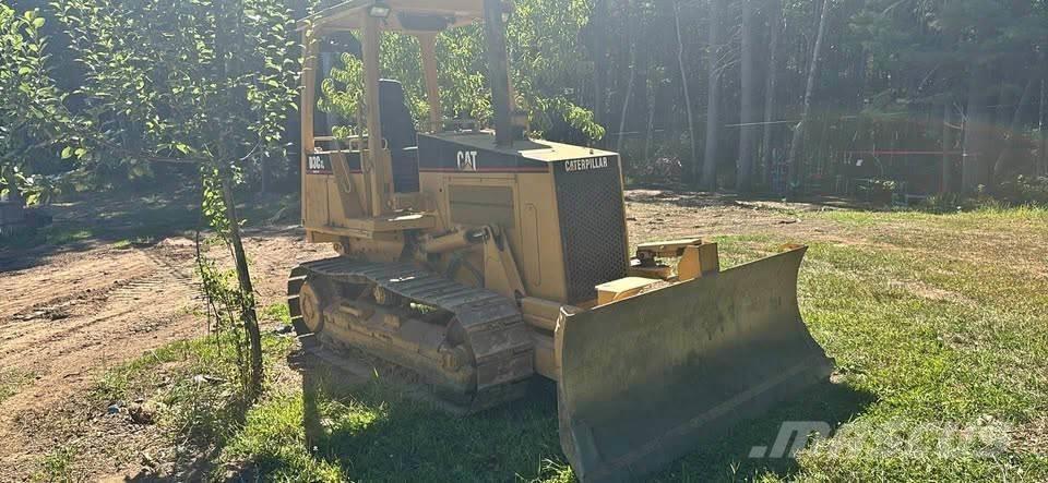 CAT D3C XL Верижни булдозери
