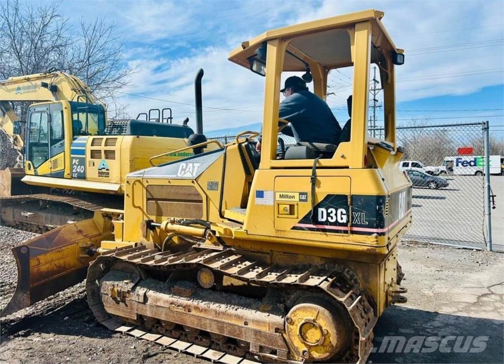 CAT D3G XL Верижни булдозери
