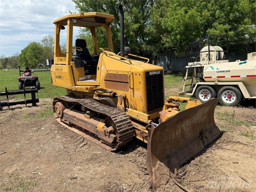 CAT D3G XL Верижни булдозери
