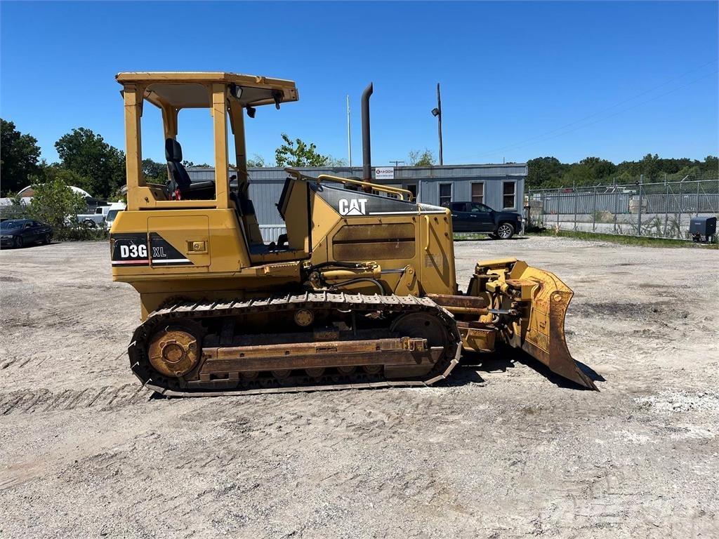 CAT D3G XL Верижни булдозери
