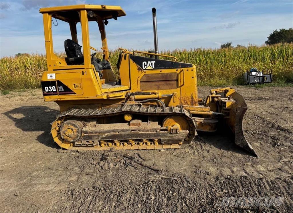 CAT D3G XL Верижни булдозери
