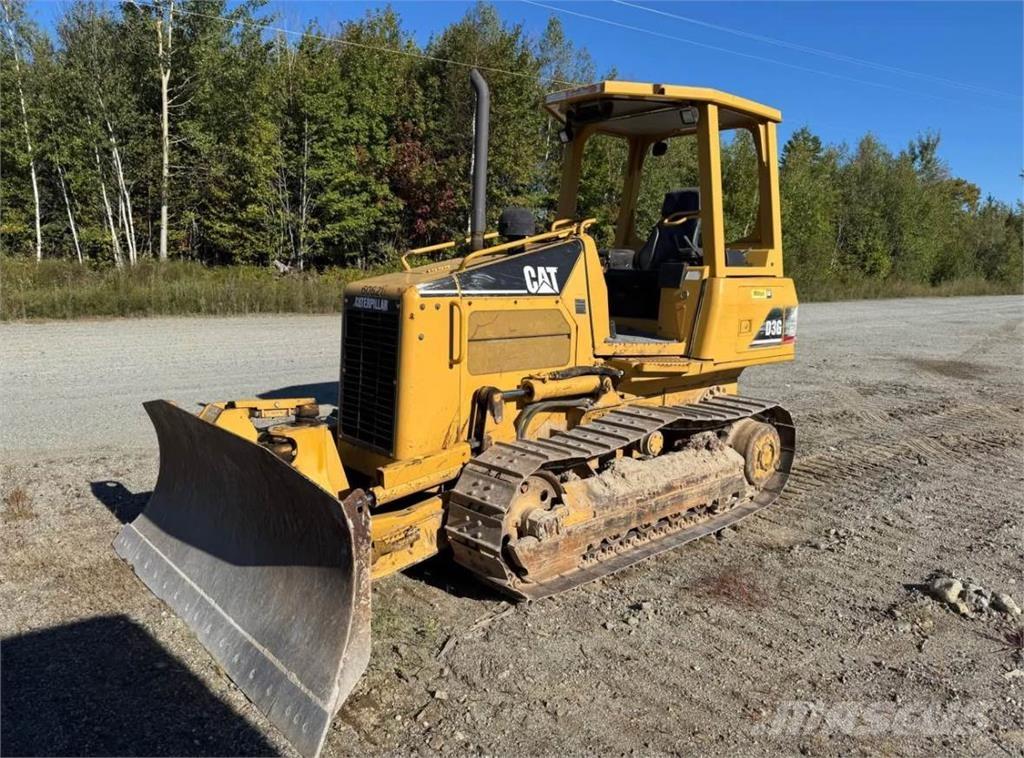 CAT D3G XL Верижни булдозери
