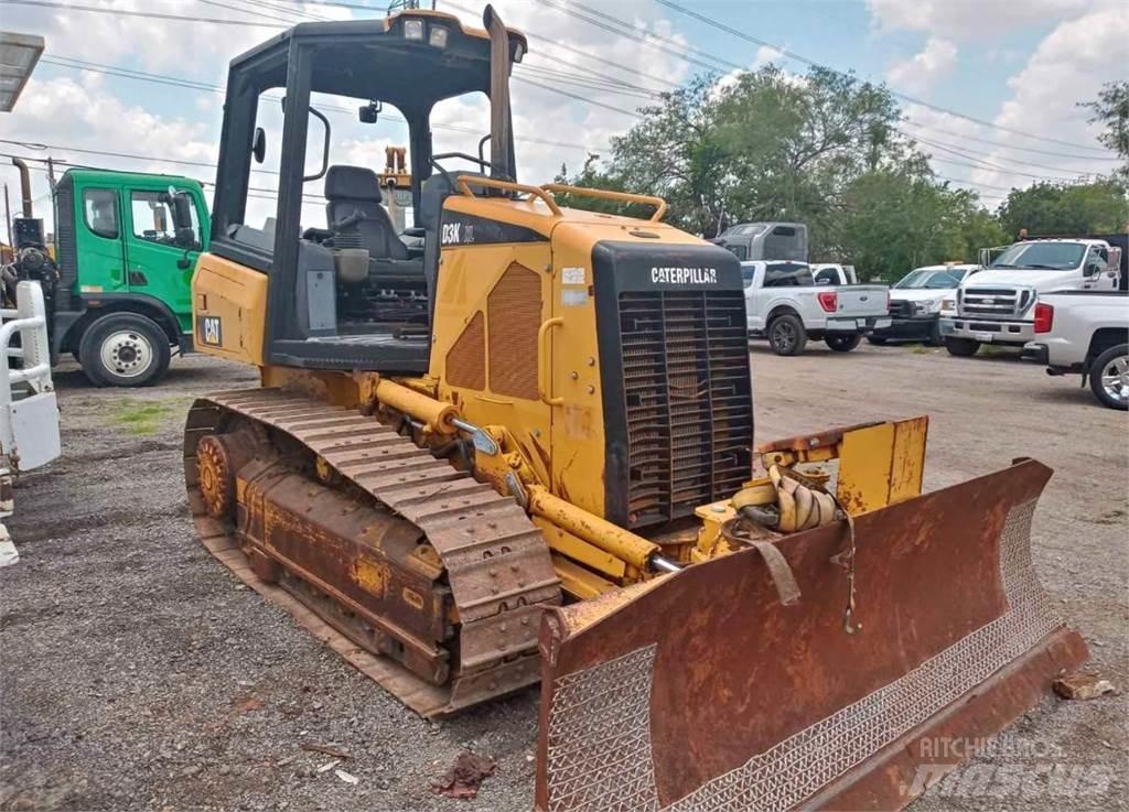 CAT D3K XL Верижни булдозери
