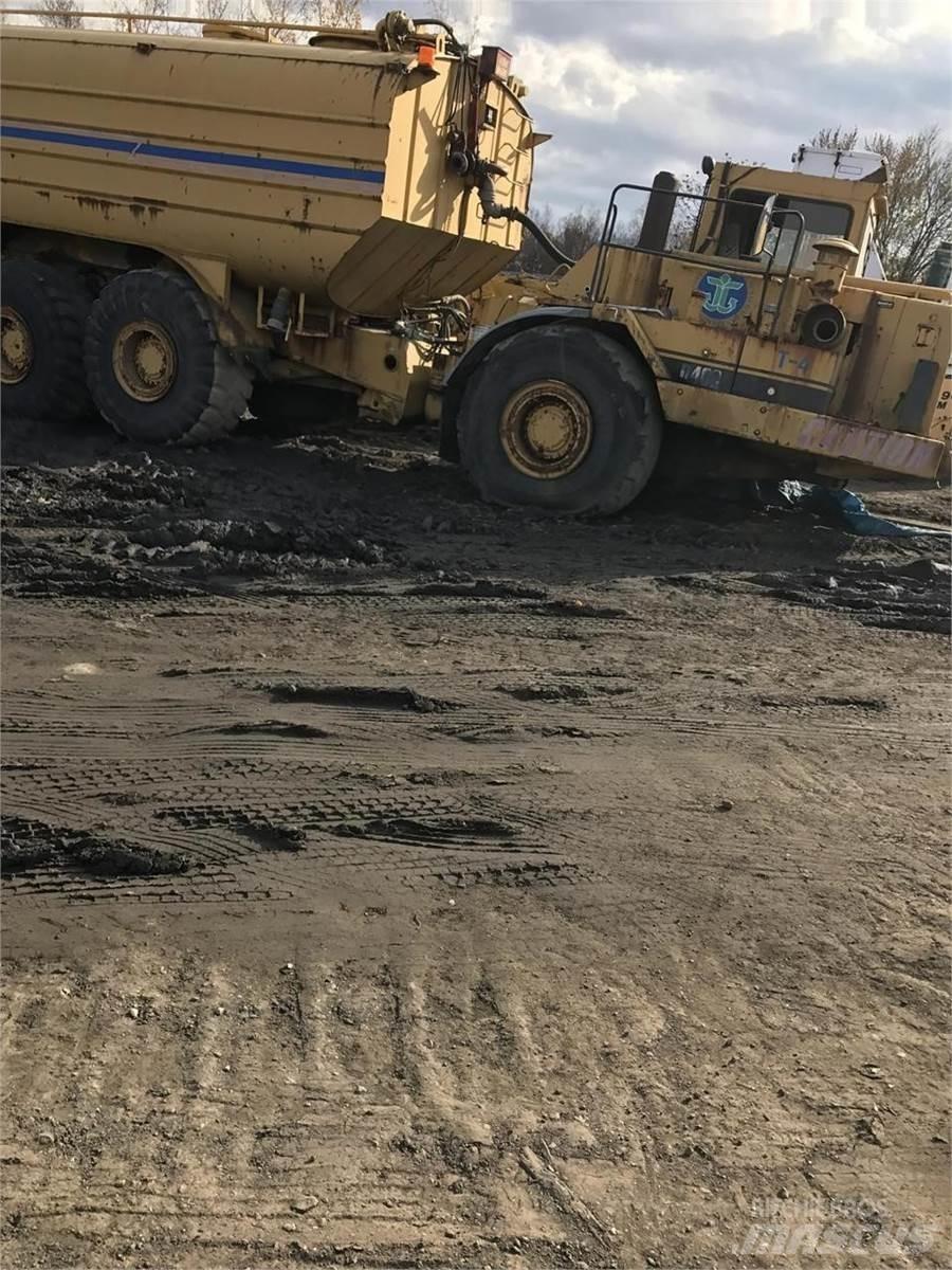 CAT D400 Цистерна