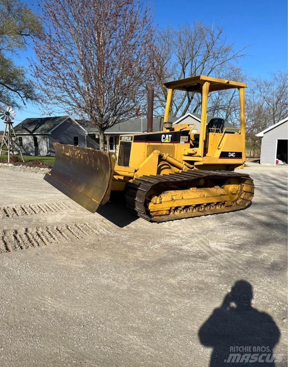 CAT D4C Верижни булдозери
