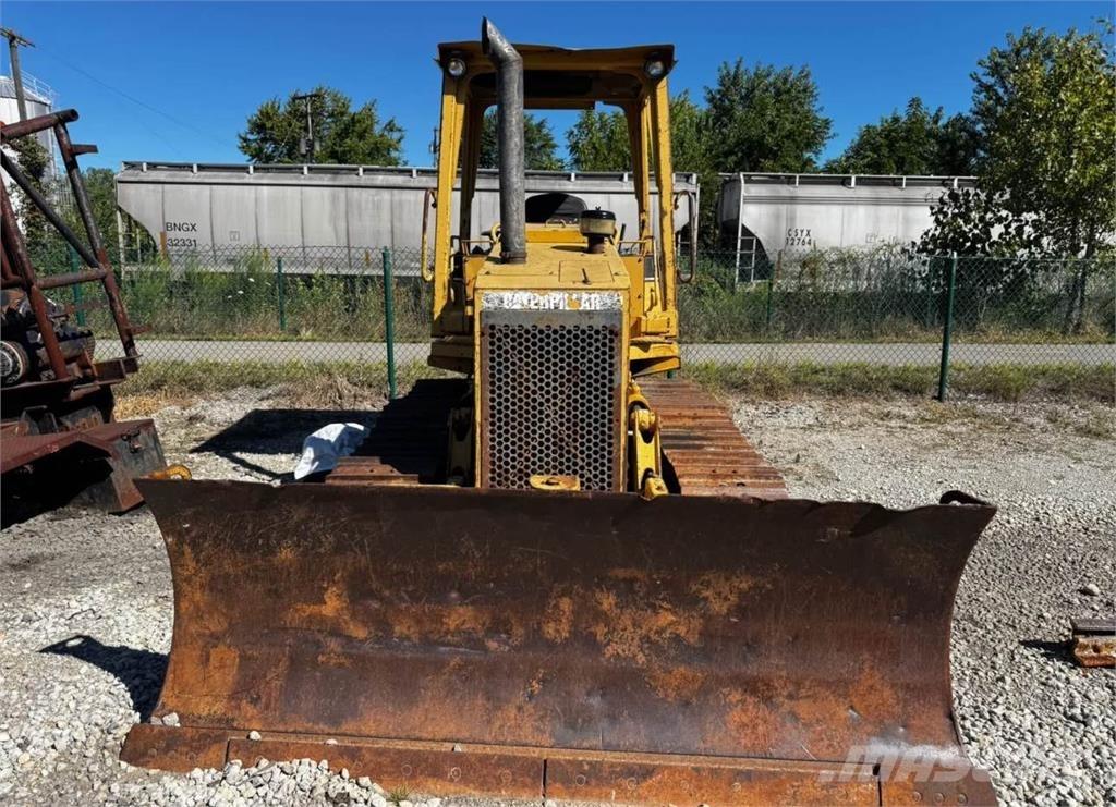 CAT D4C Верижни булдозери
