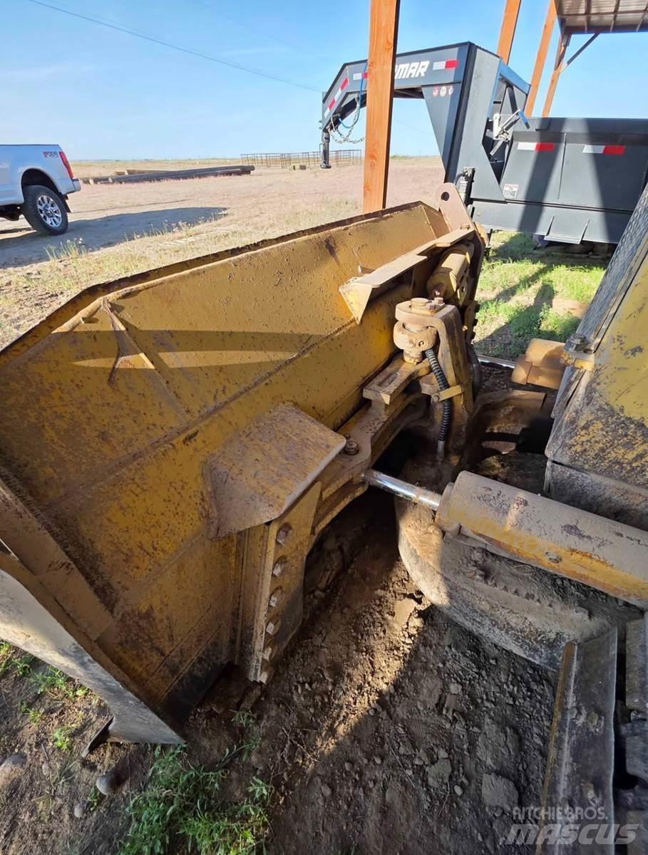 CAT D4H Верижни булдозери
