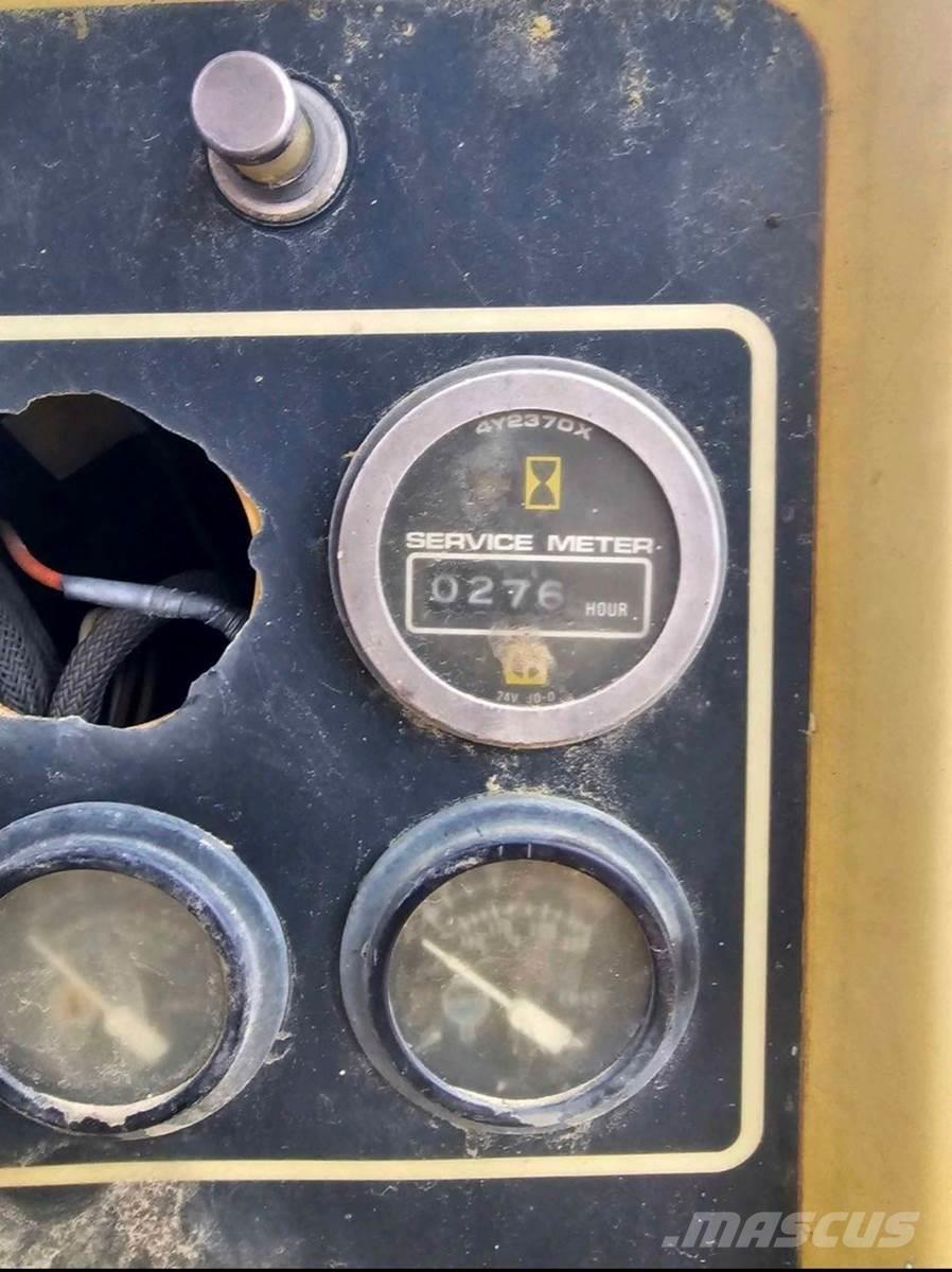 CAT D4H II Верижни булдозери
