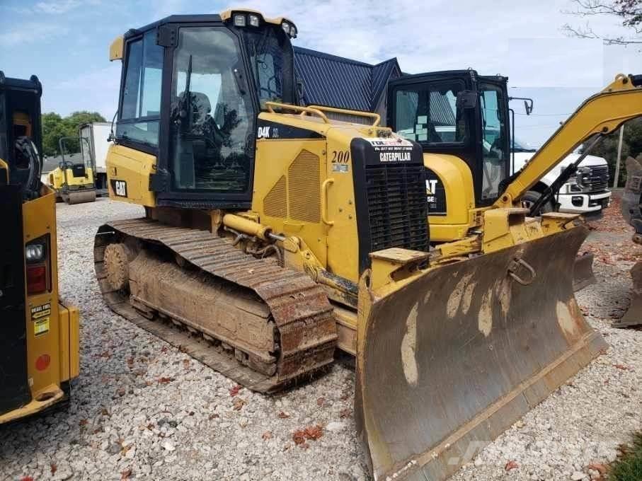 CAT D4K XL Верижни булдозери
