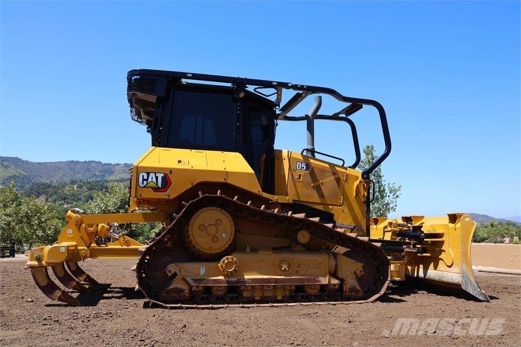 CAT D5 XL Верижни булдозери
