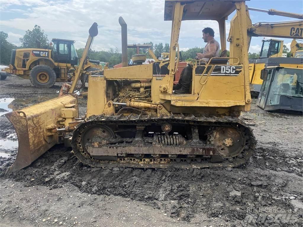 CAT D5C Верижни булдозери
