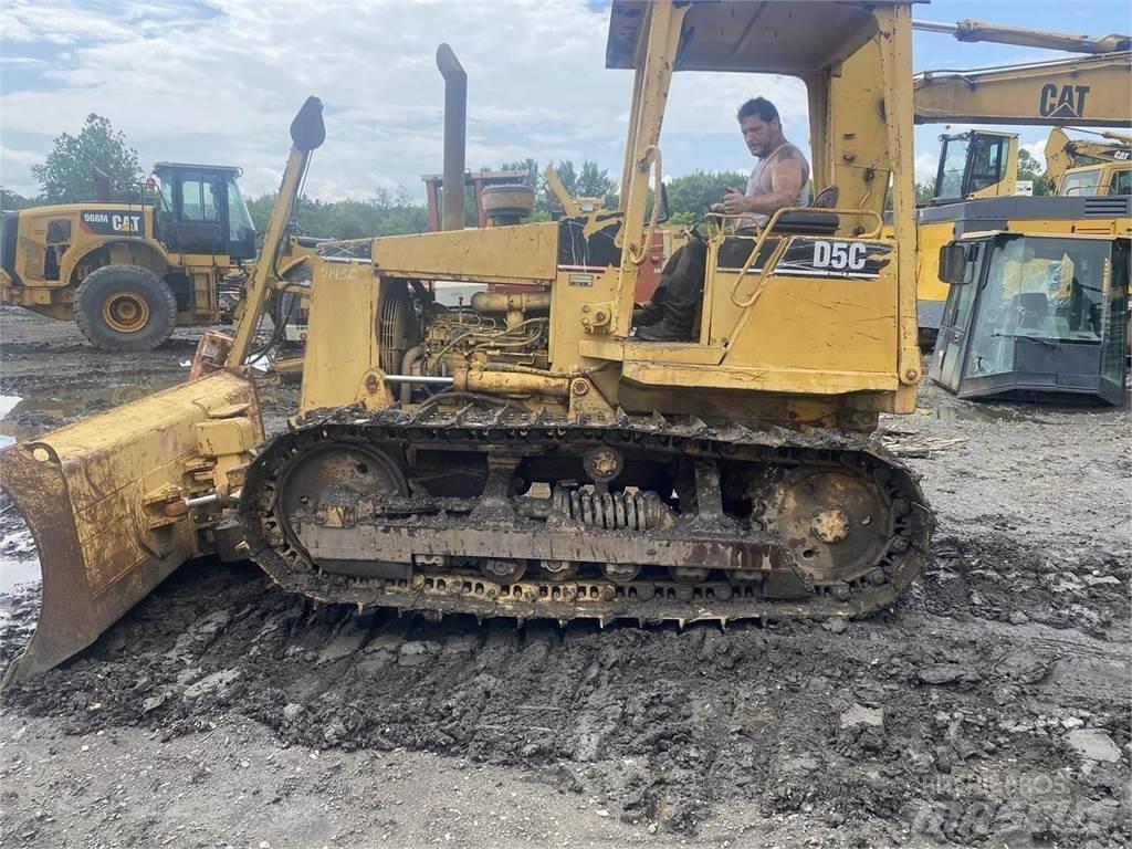 CAT D5C Верижни булдозери
