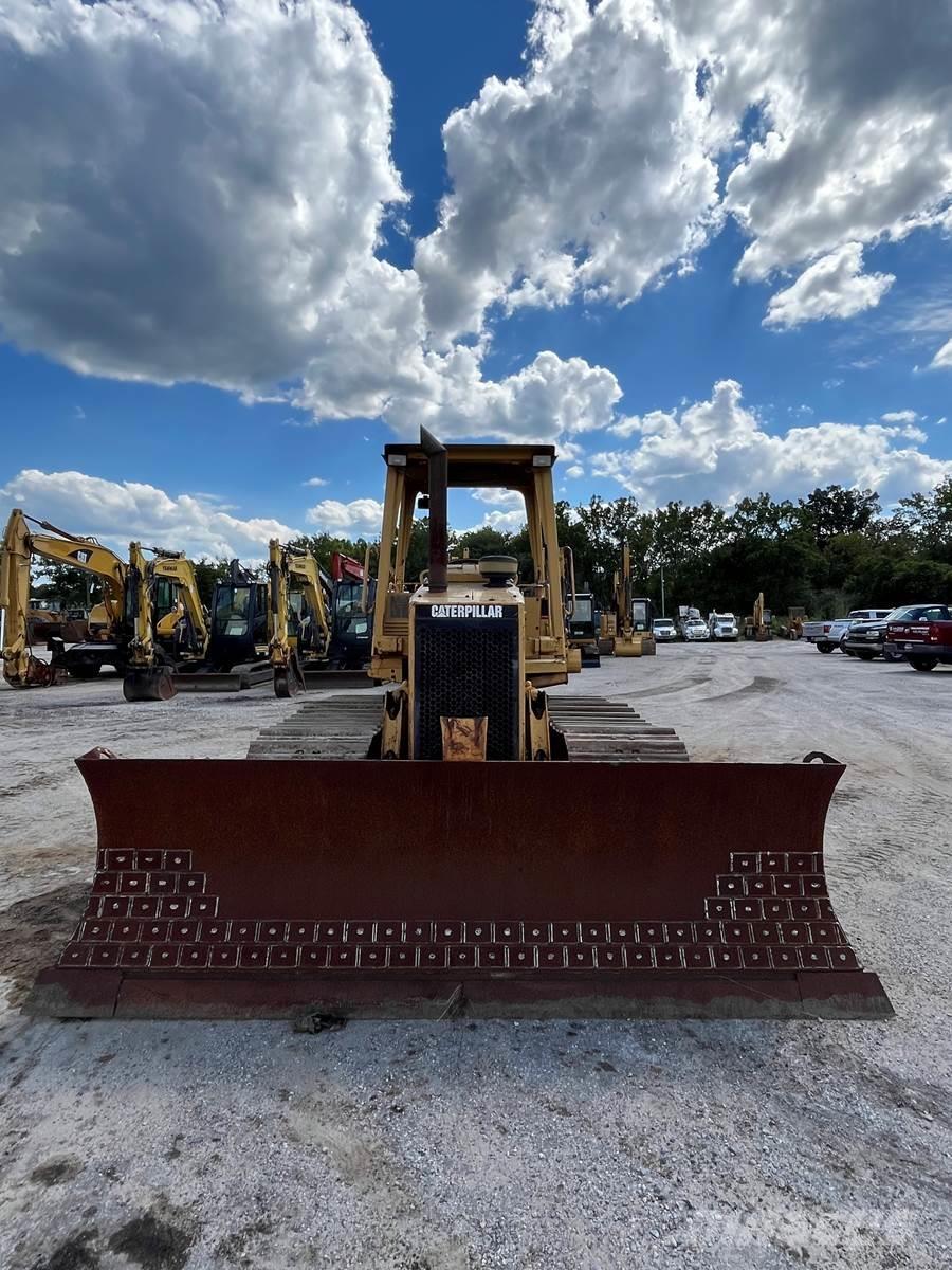 CAT D5C Верижни булдозери
