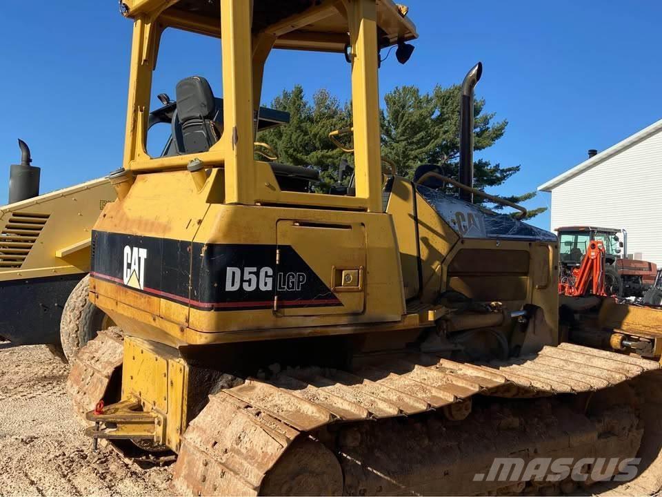 CAT D5G Верижни булдозери
