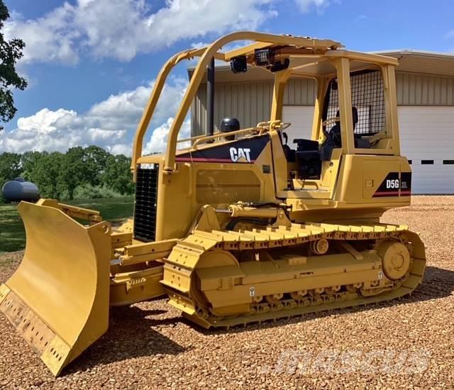 CAT D5G XL Верижни булдозери
