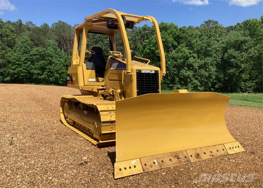 CAT D5G XL Верижни булдозери
