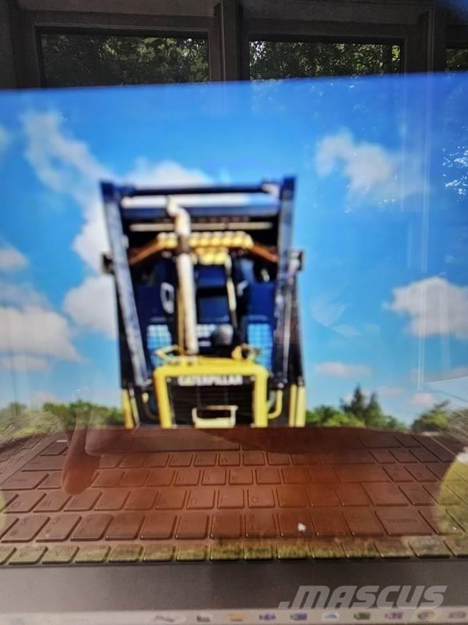 CAT D5G XL Верижни булдозери
