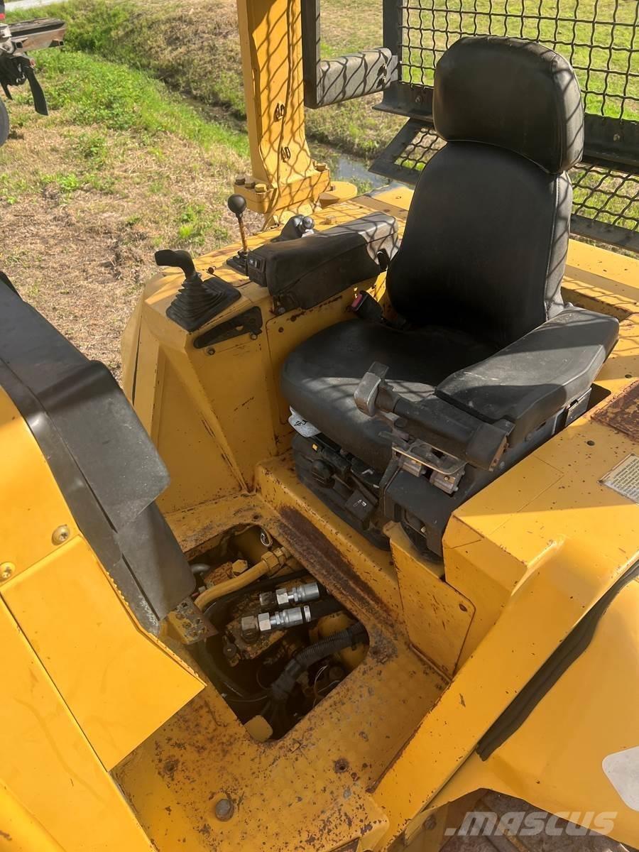 CAT D5N Верижни булдозери
