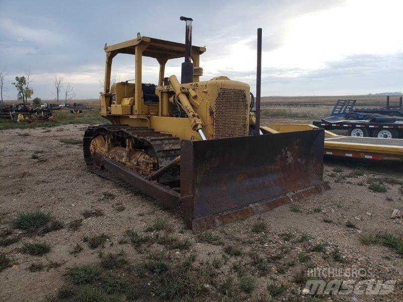 CAT D6C Верижни булдозери
