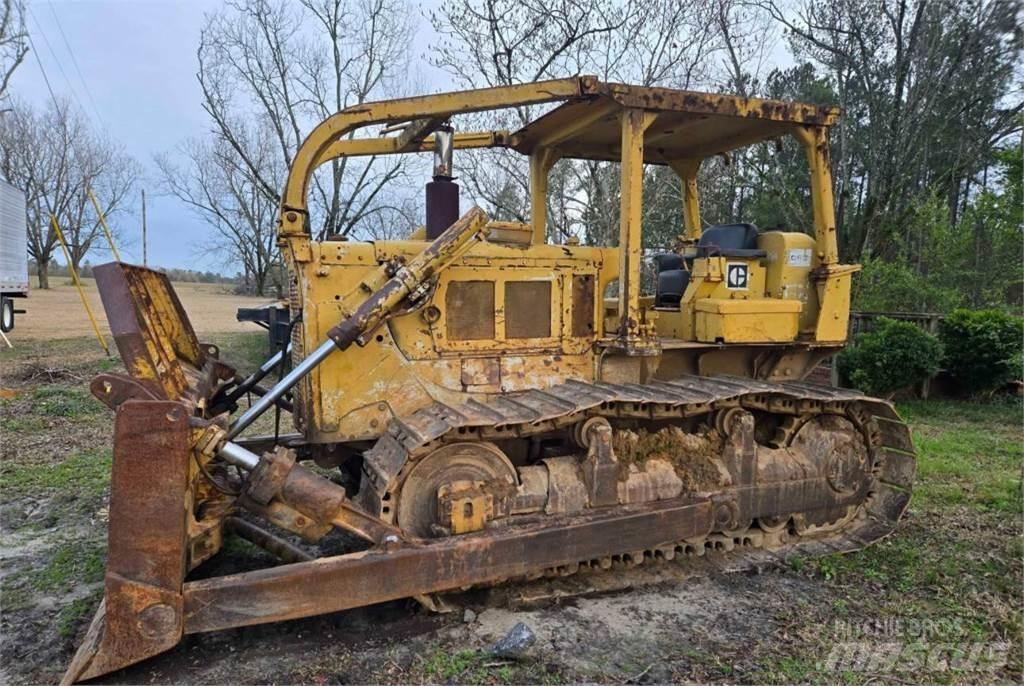 CAT D6C Верижни булдозери
