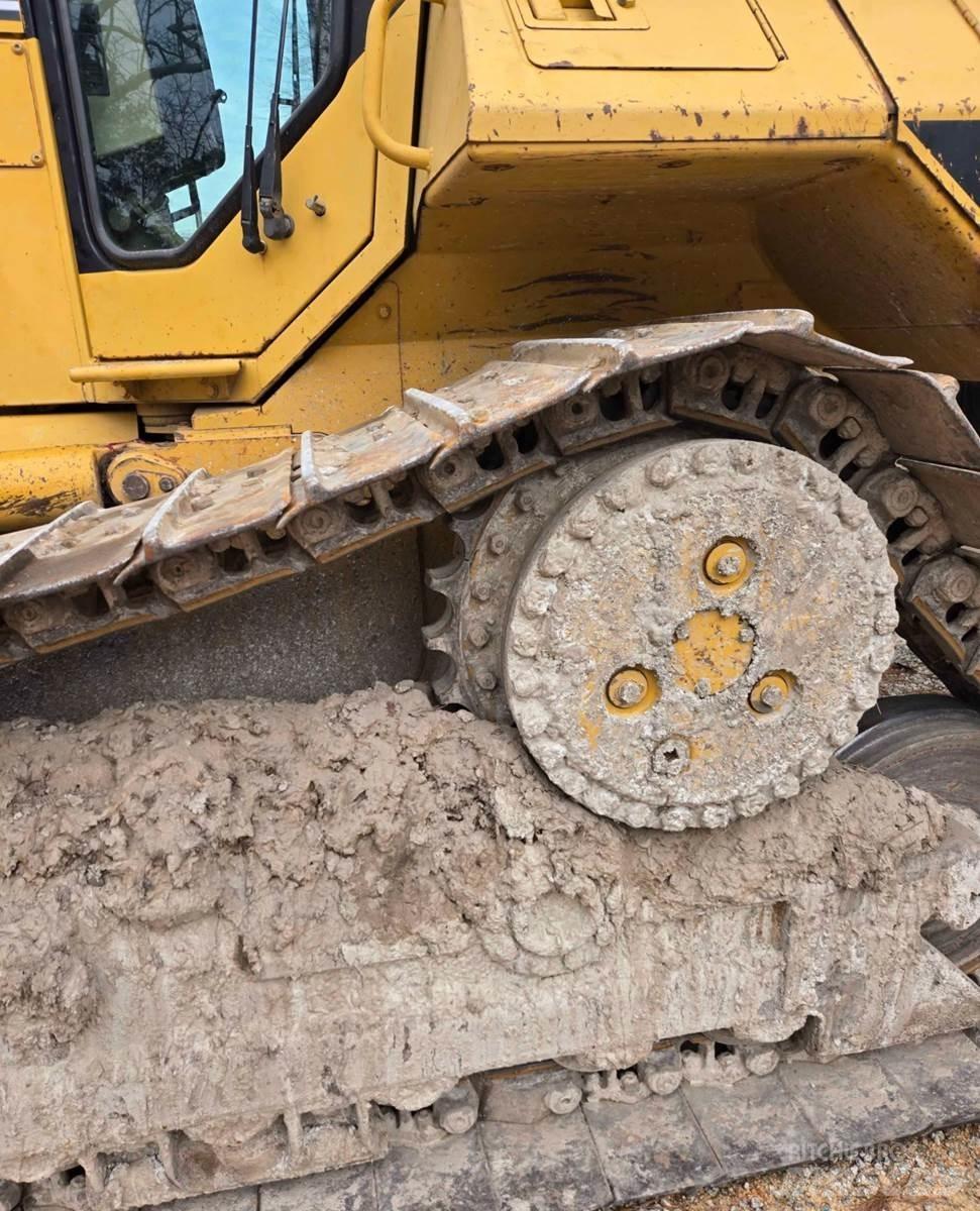 CAT D6M XL Верижни булдозери
