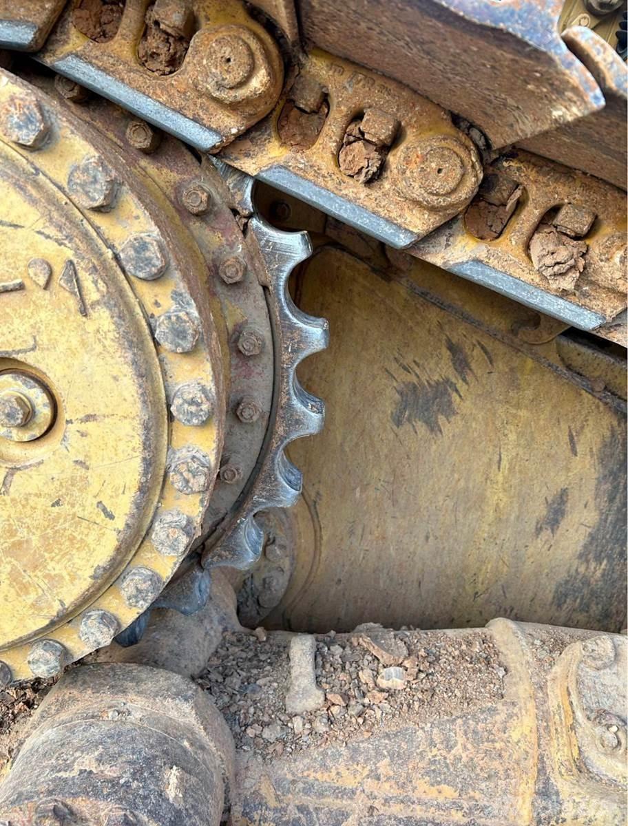 CAT D6M XL Верижни булдозери
