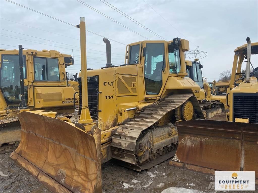 CAT D6N XL Верижни булдозери

