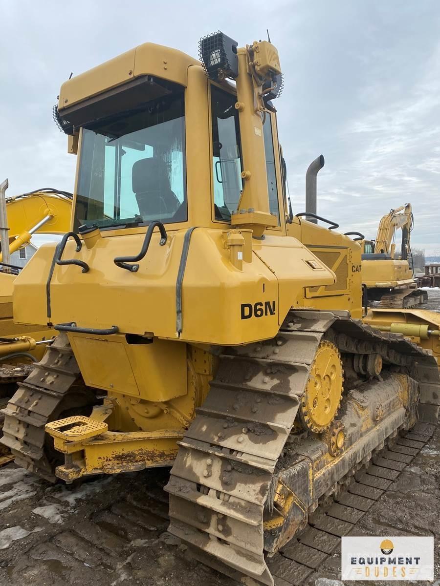 CAT D6N XL Верижни булдозери
