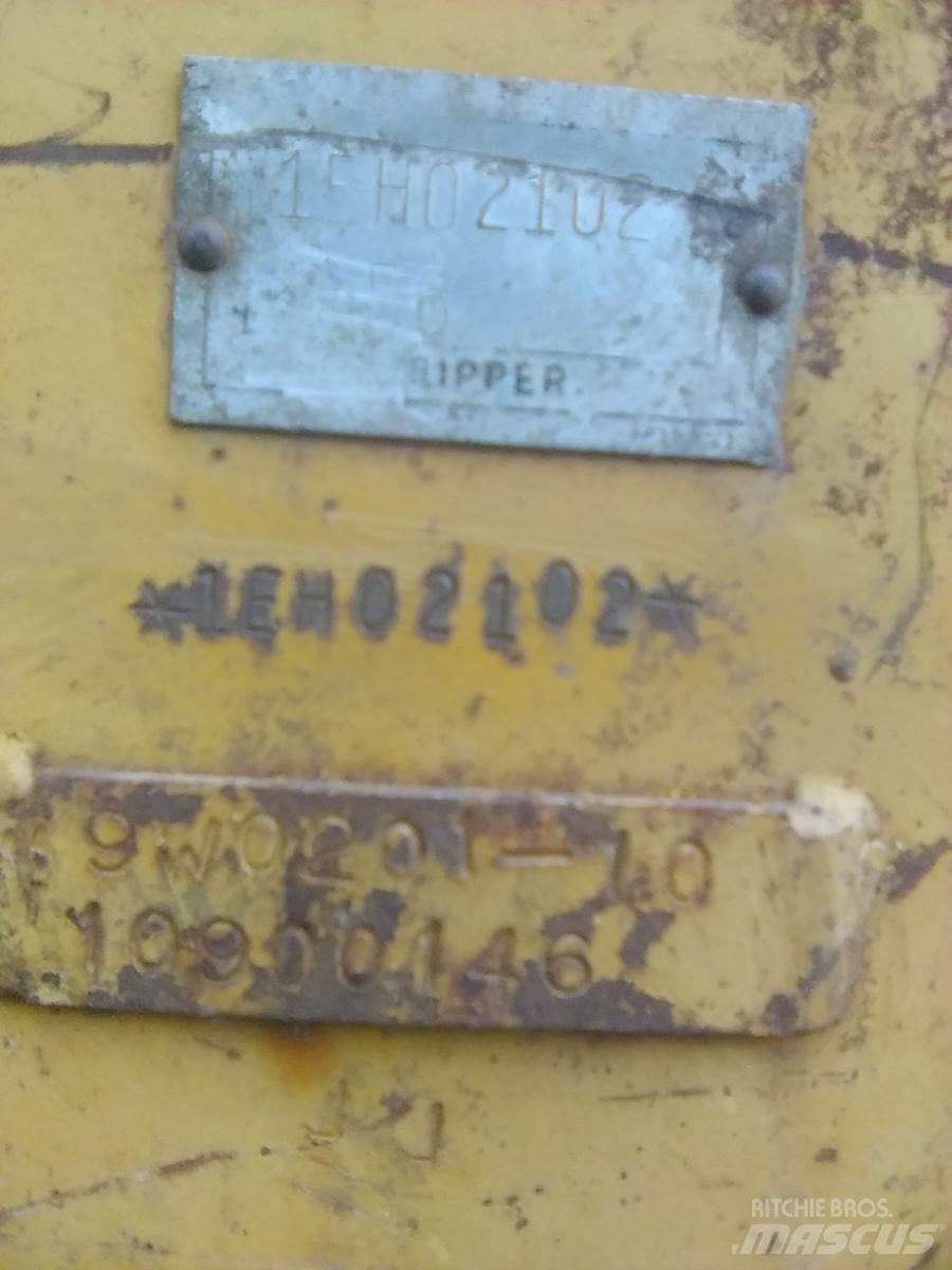 CAT D6R Скарификатор
