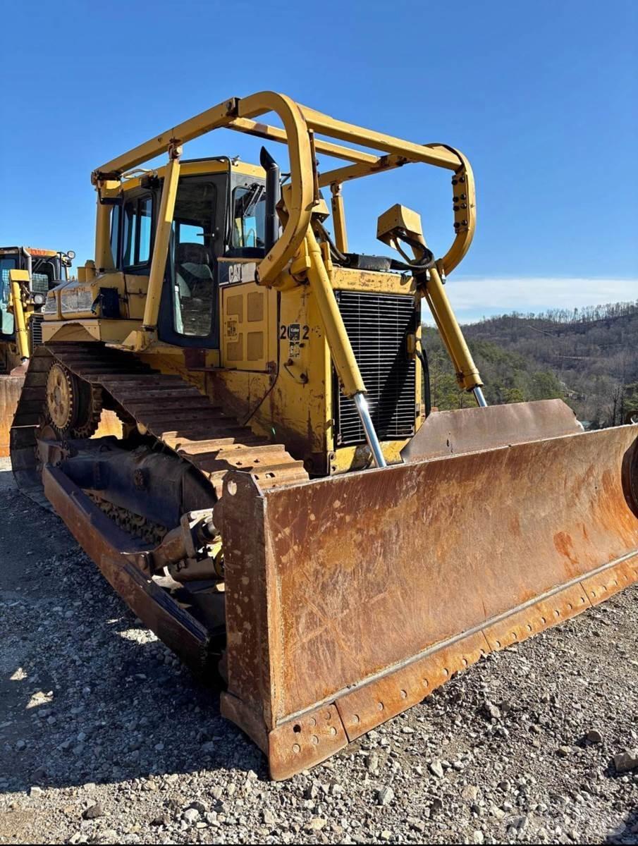 CAT D6R Верижни булдозери
