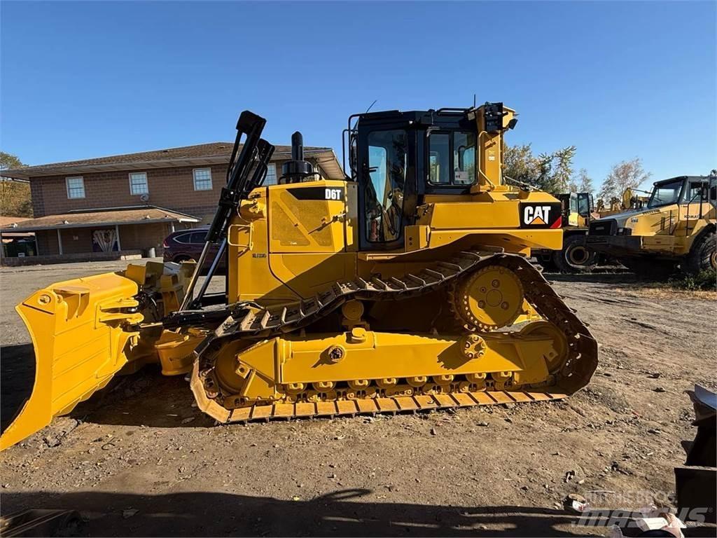 CAT D6T Верижни булдозери
