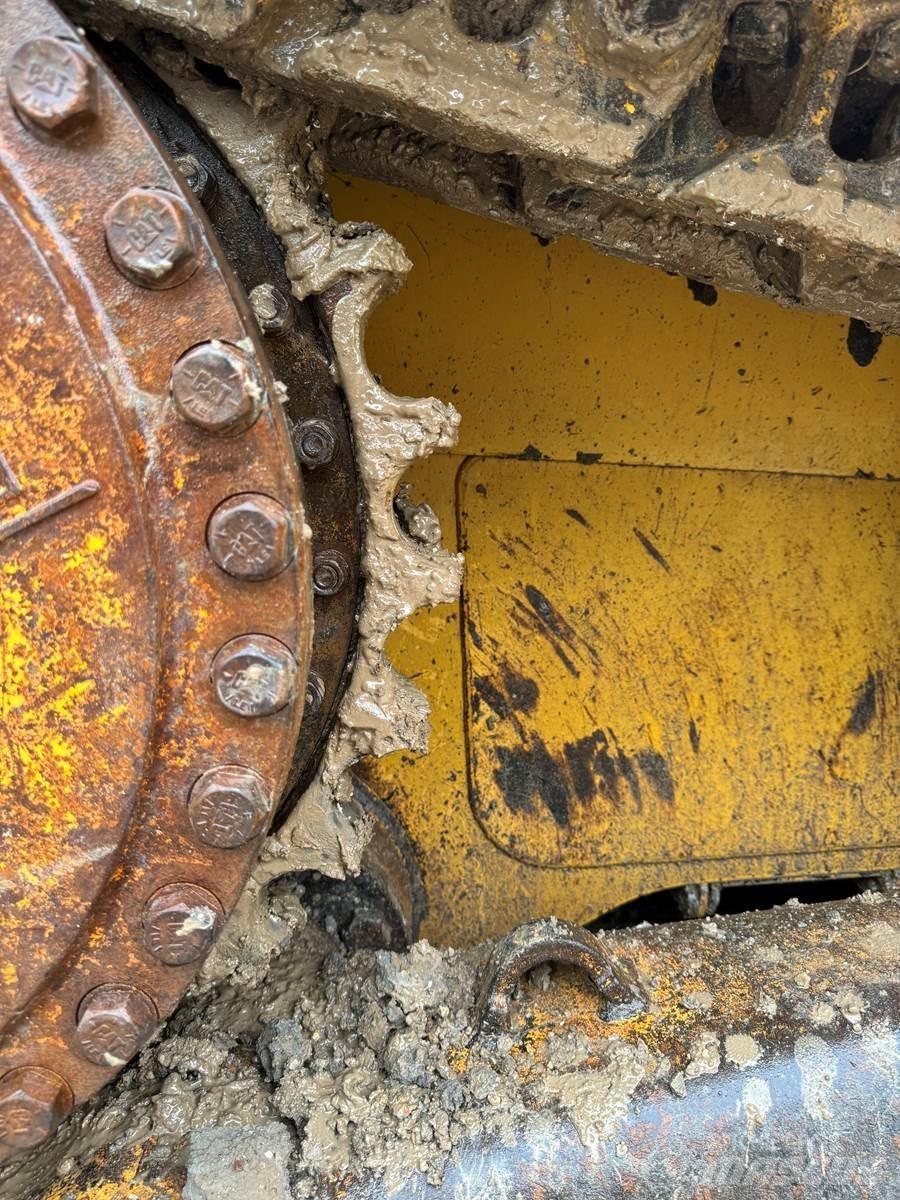 CAT D6T XL Верижни булдозери
