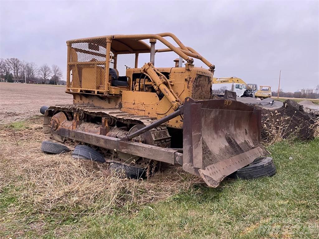 CAT D7E Верижни булдозери
