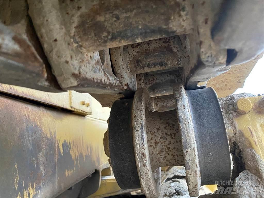CAT D7E Верижни булдозери

