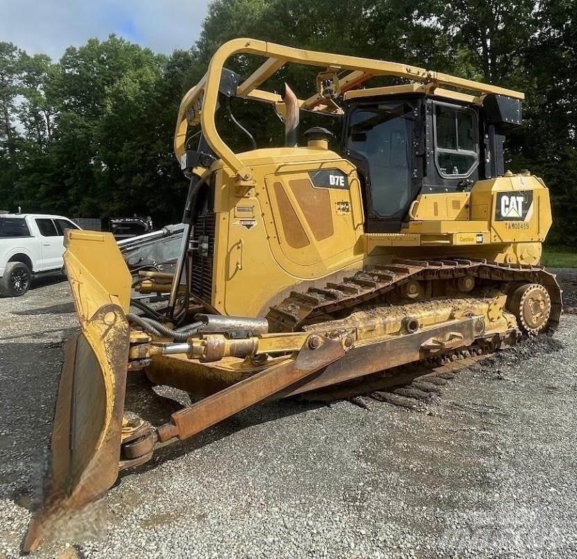 CAT D7E Верижни булдозери

