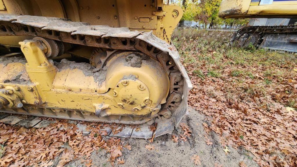 CAT D7F Верижни булдозери
