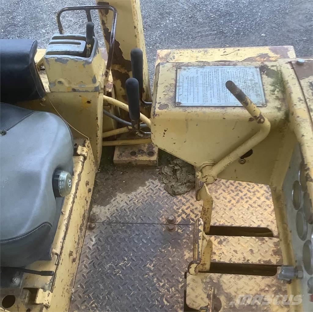 CAT D7F Верижни булдозери
