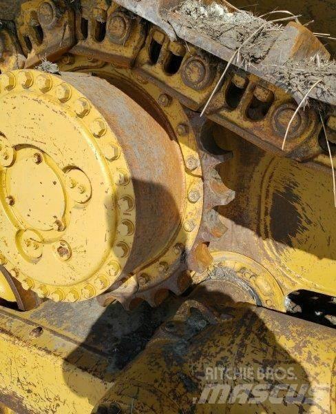 CAT D7R Верижни булдозери
