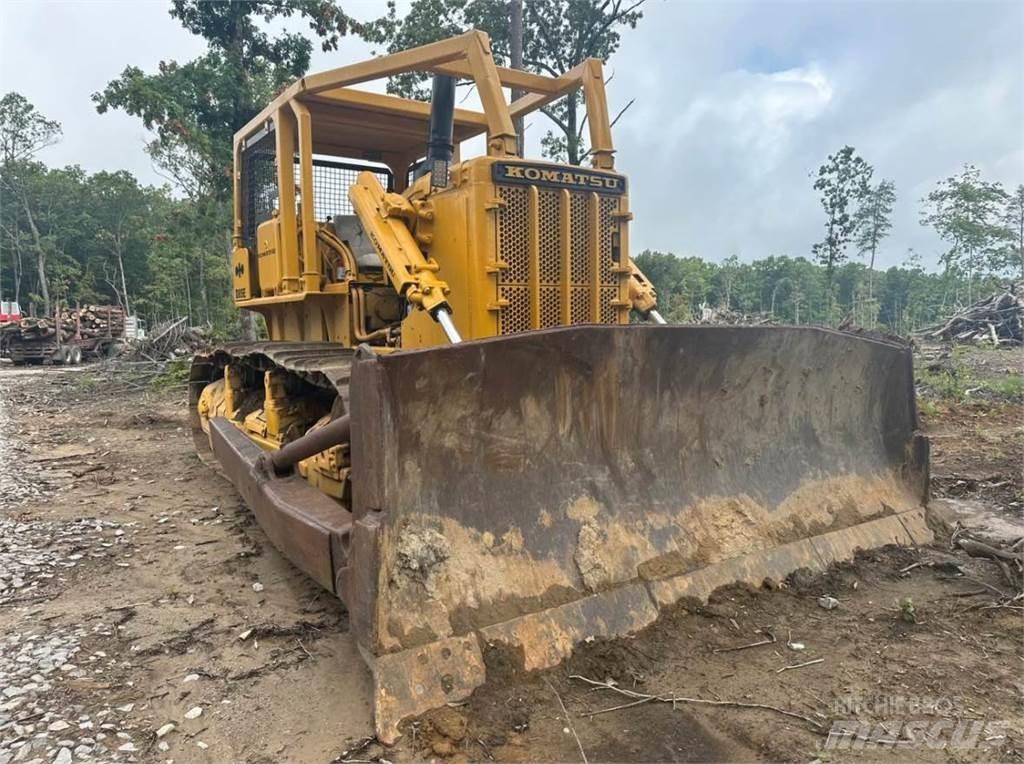 CAT D85E Верижни булдозери
