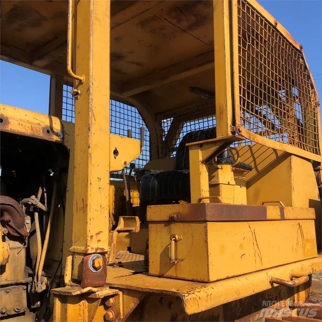 CAT D8H Верижни булдозери
