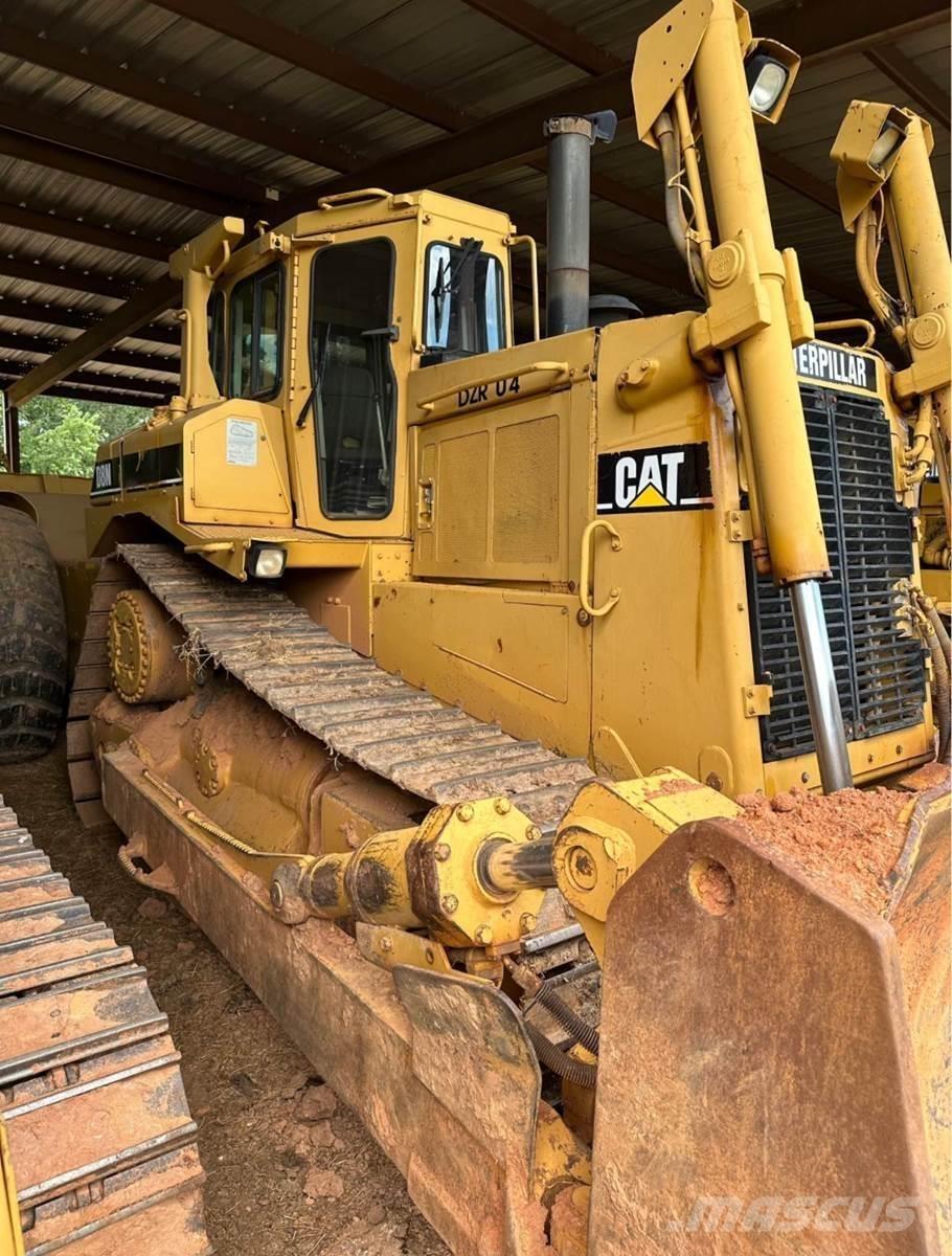 CAT D8N Верижни булдозери
