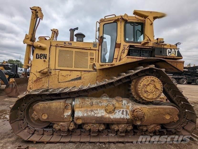 CAT D8N Верижни булдозери
