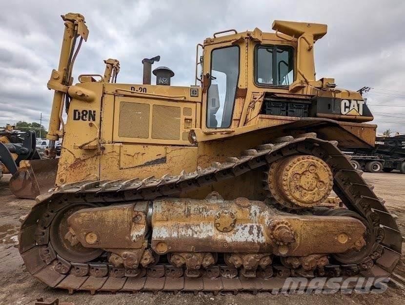 CAT D8N Верижни булдозери
