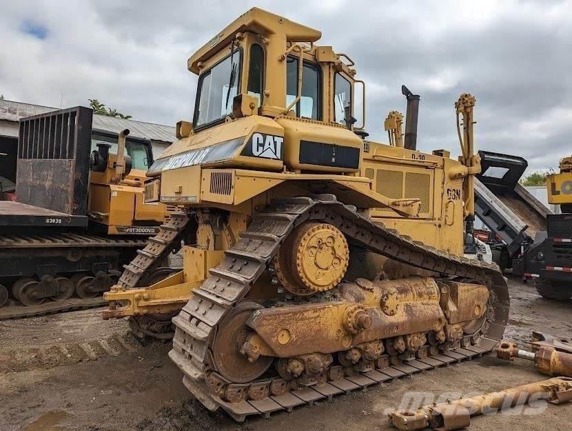 CAT D8N Верижни булдозери
