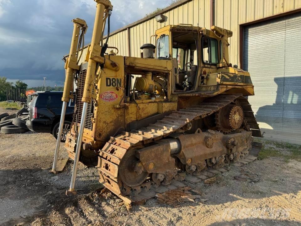 CAT D8N Верижни булдозери
