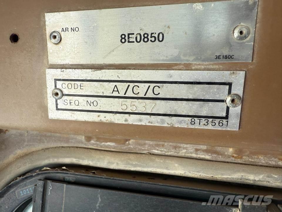 CAT D8N Верижни булдозери
