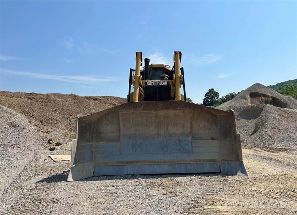 CAT D8N Верижни булдозери
