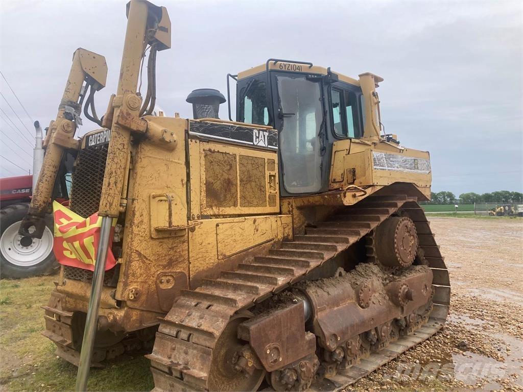 CAT D8R Верижни булдозери
